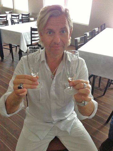 Joe Laberos 50 �rs present fr�n Mr. James Bond... passar perfekt till champagnen Bollinger, 007 designade champagneglas fr�n James Bond 007 Museet i Nybro Sverige.