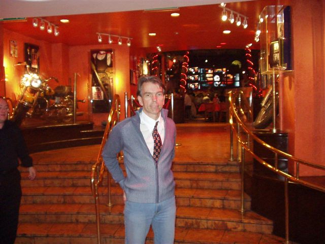 James Bond or Gunnar Sch�fer in Planet Hollywood London 2004