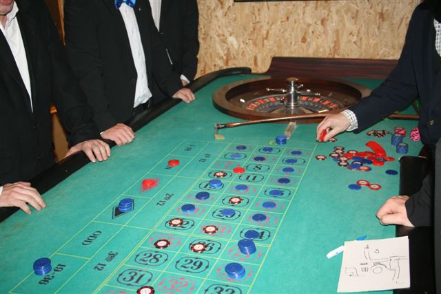Roulett fr�n m�nga av James Bond filmer spelades det med marker fr�n "Casino Roylae"
