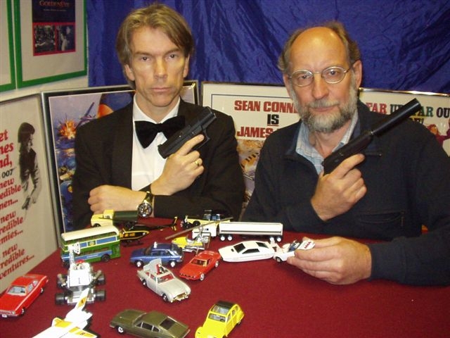 Bosse "Bildoktorn" Andersson p� bes�k i James Bond 007 museet i Nybro Sverige.