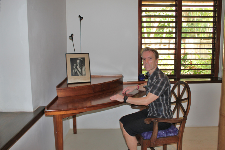 James Bond (Gunnar Sch�fer) to visit Ian Flemings house Goldeneye, Jamaica.. Ian Fleming's desk in his bedroom