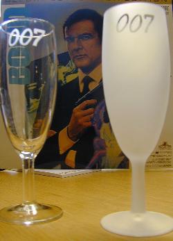 Champagneglas and from Nybro 007 museum "Jag dricker champagne n�r jag �r lycklig, och n�r jag �r ledsen. Ibland dricker jag n�r jag �r ensam. Har jag s�llskap anser jag att champagne �r sj�lvklart. Jag smuttar g�rna p� ett glas n�r jag inte �r s�rskilt hungrig, och jag dricker alltid champagne n�r jag vill ha n�got att �ta. Annars dricker jag aldrig champagne - utom n�r jag �r t�rstig..."