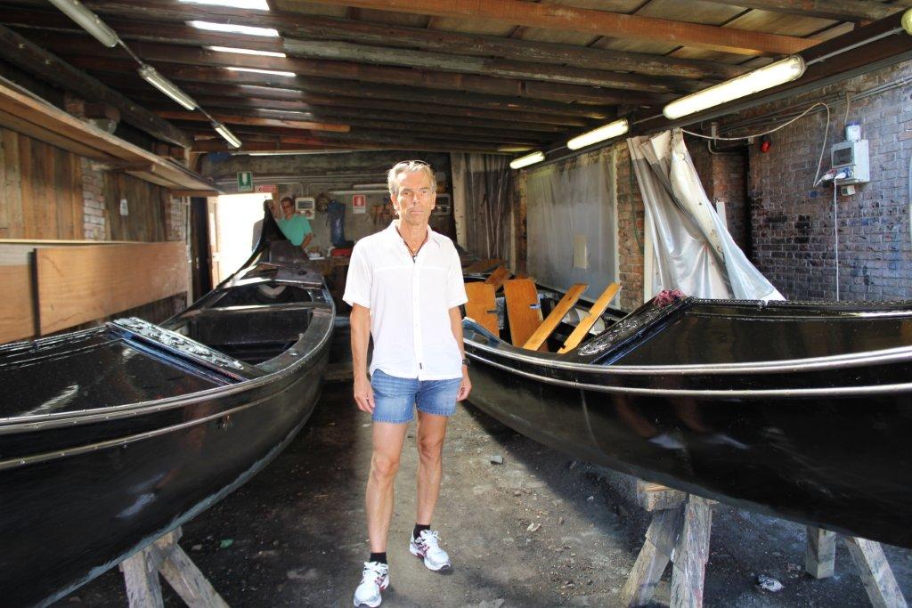 GONDOLA SQUERO SAN TROVASO VENICE 2012 27 JUNI   Venetian Gondola is made at the Gondola workshop of Squero San Trovaso in Venice, Italy