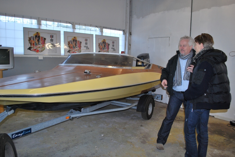 Gunnar Sch�fer i sitt James Bond-museum.  Lennart Palm/SR