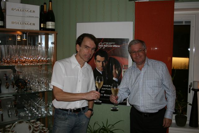 P� Spikgatan 10 i Kalmar hos Gunnar Sch�fers James Bond  Goldeneye huset med bes�k av Berry Rommedahl fr�n St- Raphael i Frankrike 